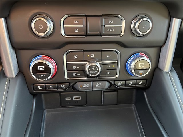 Used 2024 GMC Yukon SLT image 15