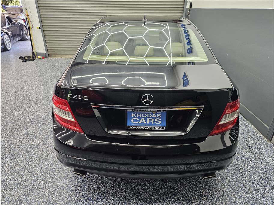 Used 2011 Mercedes-Benz C 300 Sedan image 4