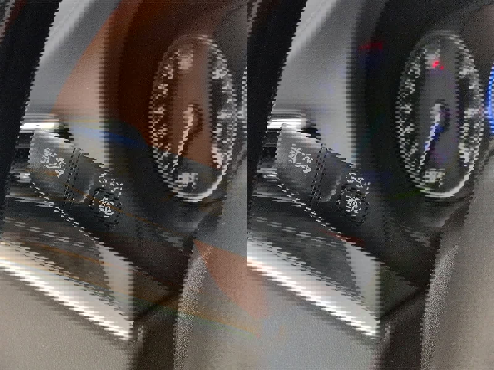 Used 2021 Buick Enclave Avenir w/ Avenir Technology Package image 29