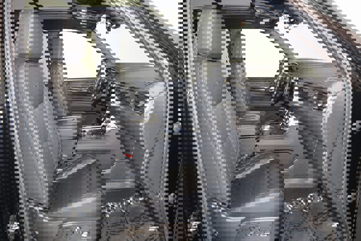 Used 2022 GMC Yukon Denali image 13