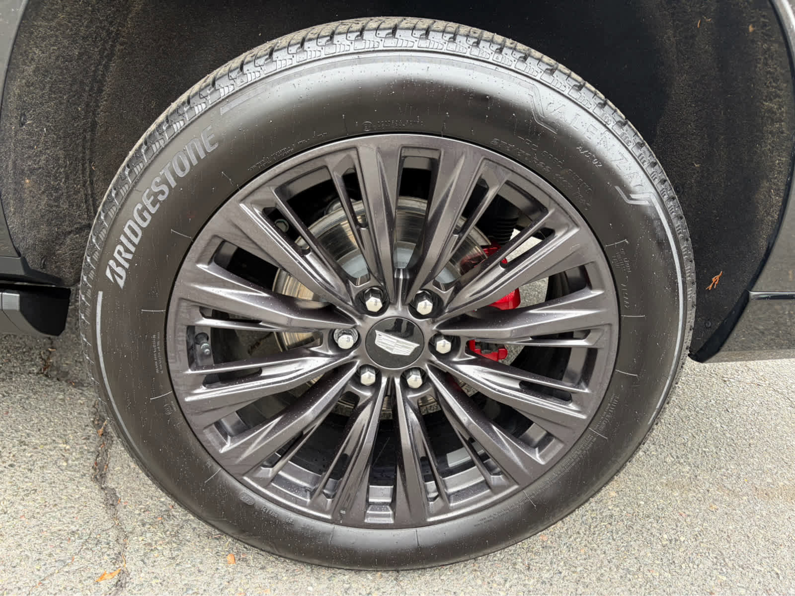 Certified 2024 Cadillac Escalade V w/ LPO, ONYX Package image 30