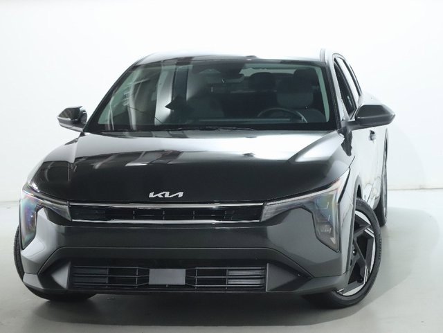 Used 2025 Kia K4 EX image 3