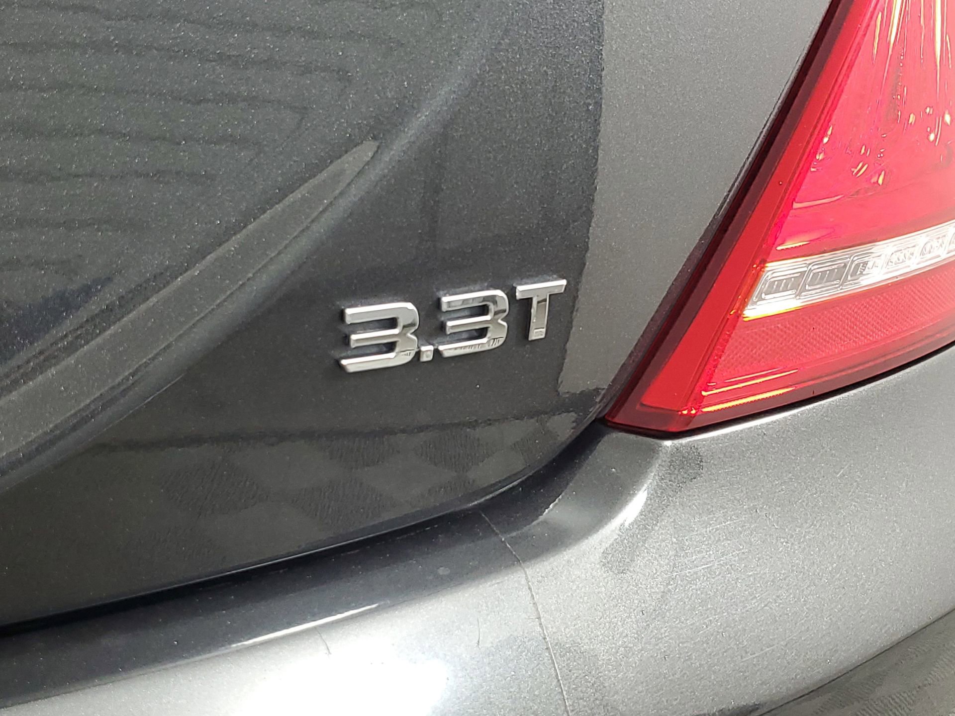 Used 2017 Genesis G90 3.3T Premium image 19