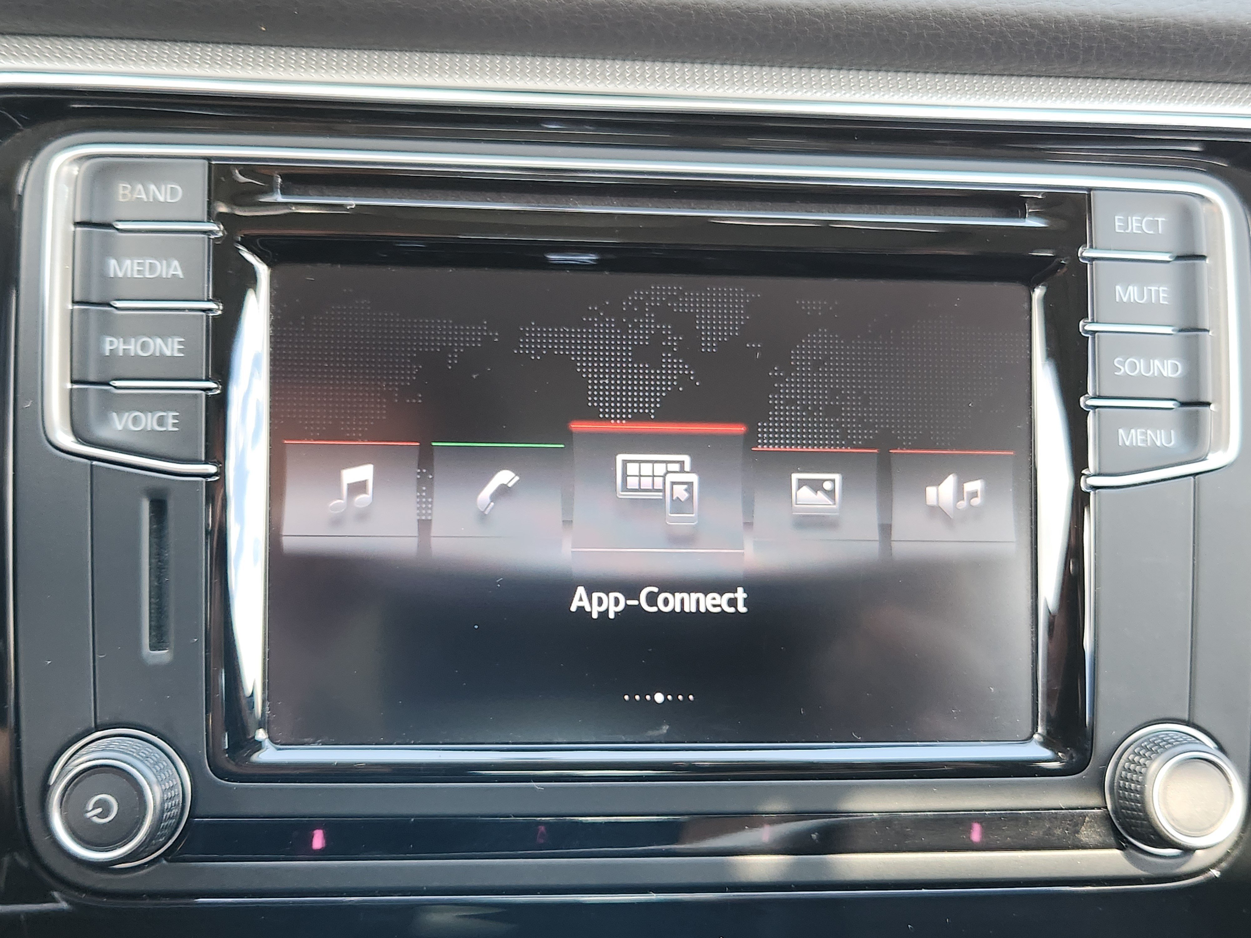 Used 2017 Volkswagen Passat 1.8T SE FWD image 16