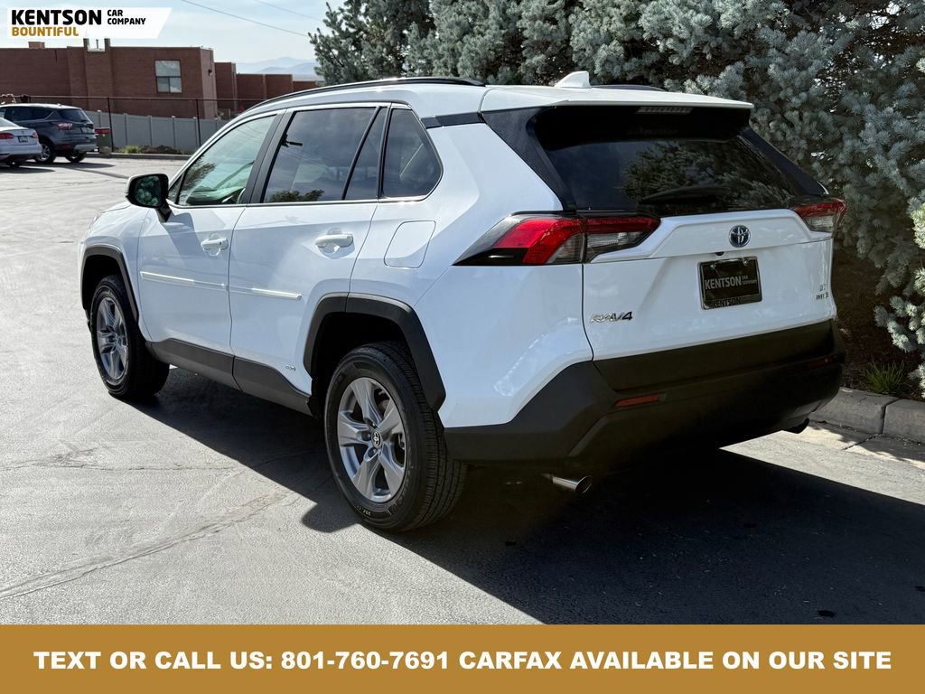 Used 2024 Toyota RAV4 LE image 6