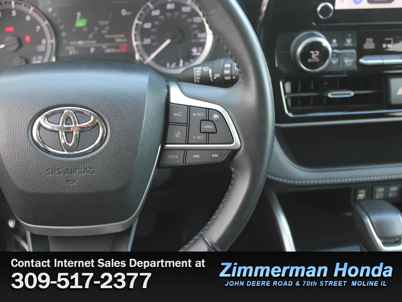 Used 2024 Toyota Highlander LE AWD/4WD image 14