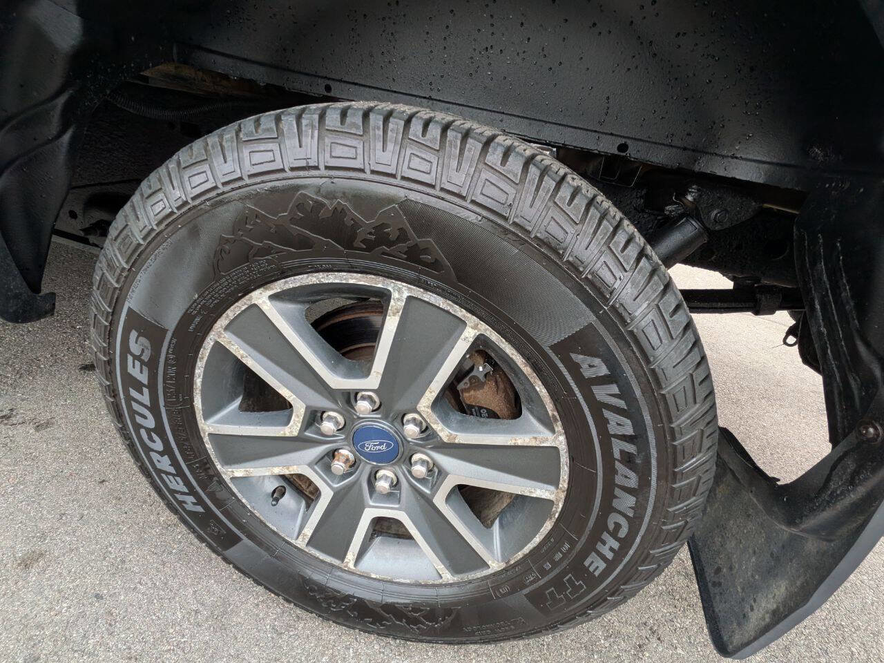 Used 2015 Ford F150 XLT w/ Equipment Group 302A Luxury image 10