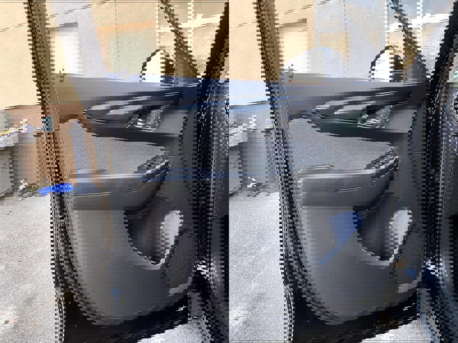 Used 2025 Chevrolet TrailBlazer LT AWD/4WD image 9