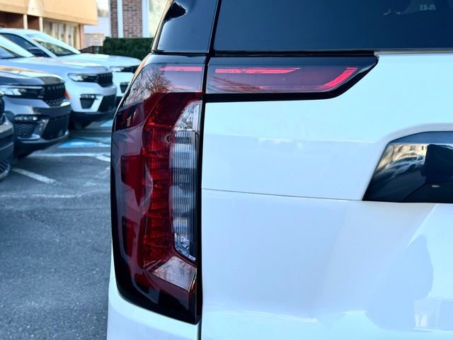 Used 2024 GMC Yukon XL Denali Ultimate image 17