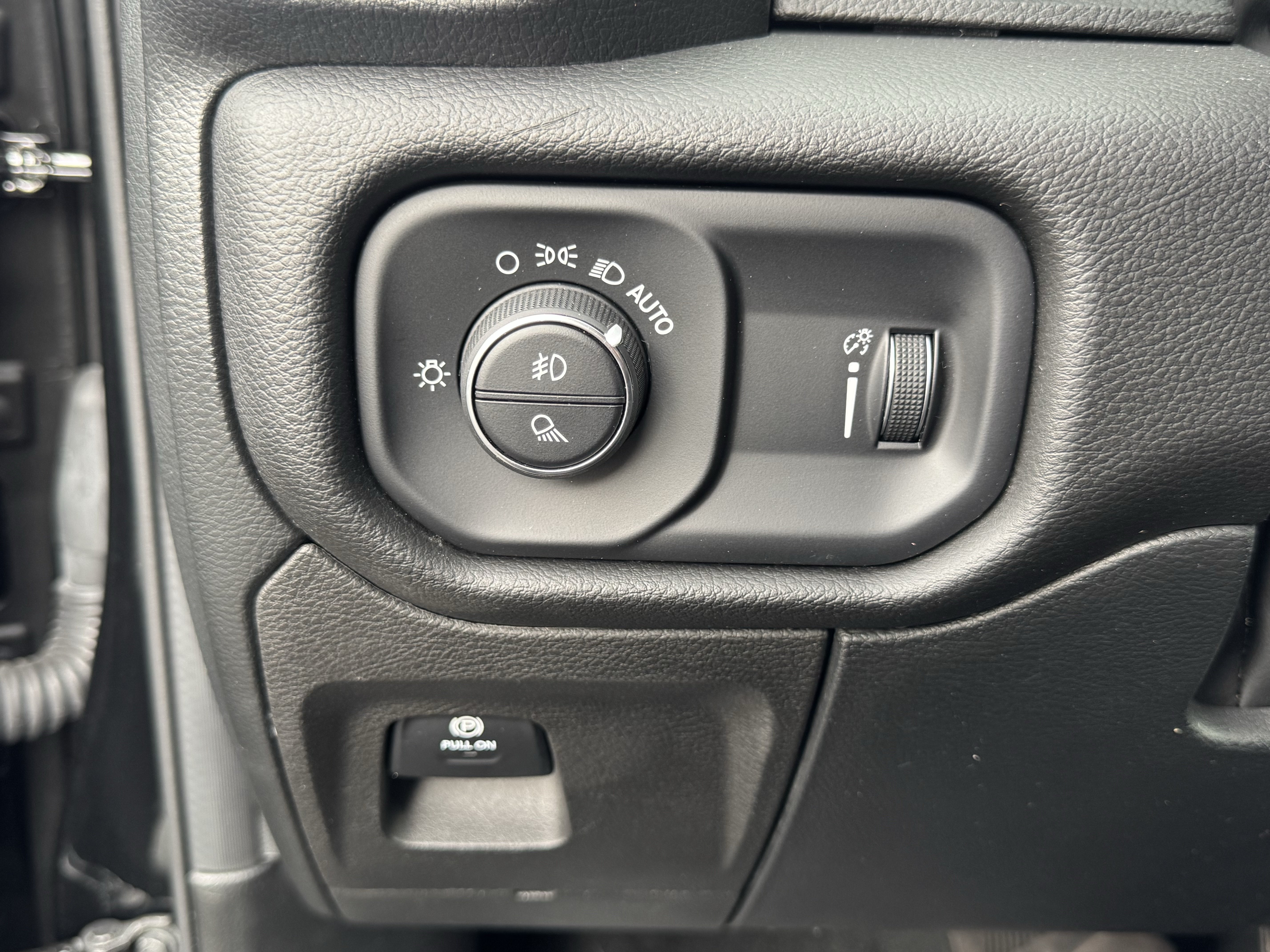 Used 2023 RAM 1500 Big Horn AWD/4WD image 27