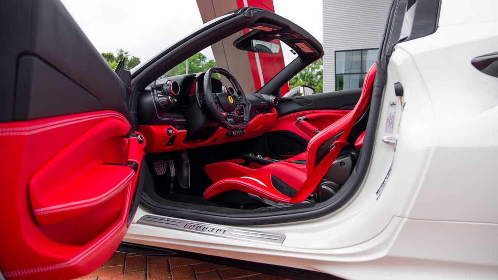 Used 2022 Ferrari F8 Tributo RWD image 14