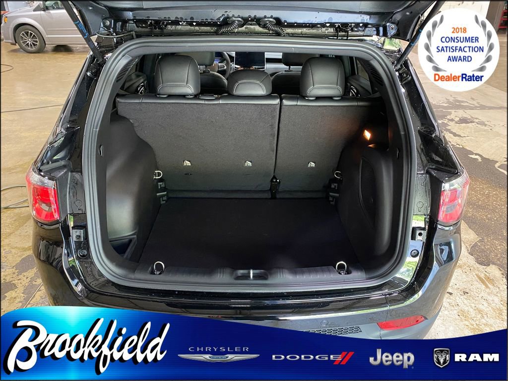 New 2025 Jeep Compass Limited w/ Sun and Sound Group image 13