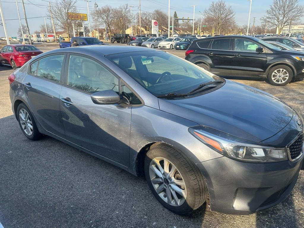 Used 2017 Kia Forte S FWD image 1