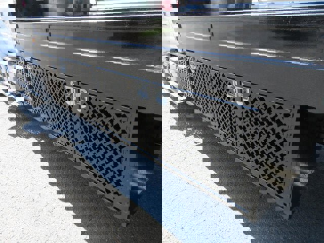 Used 2019 Ford F750 2WD Crew Cab Super Duty image 3