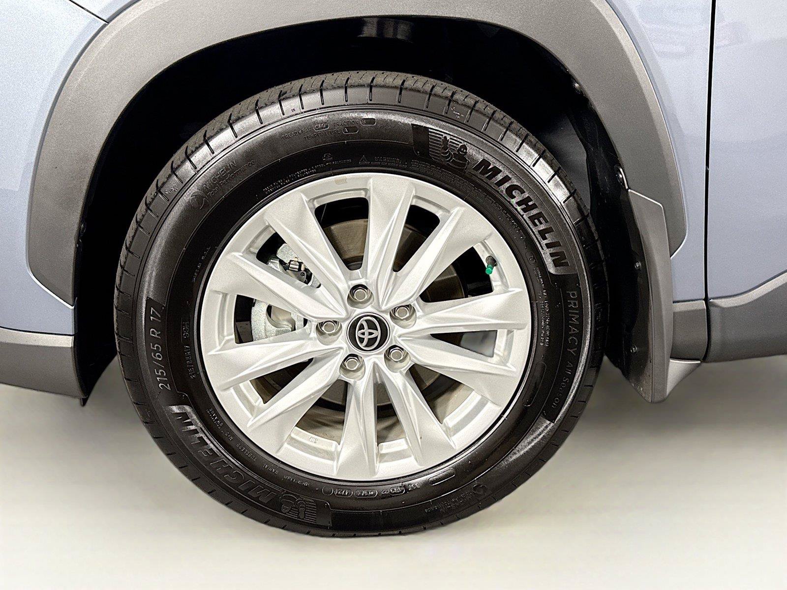 Certified 2025 Toyota Corolla Cross LE w/ Moonroof Package FWD image 45