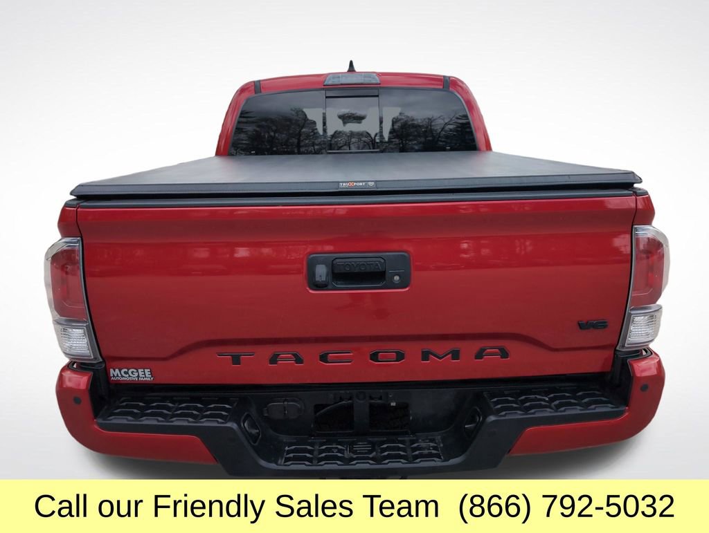 Certified 2022 Toyota Tacoma TRD Off-Road AWD/4WD image 5