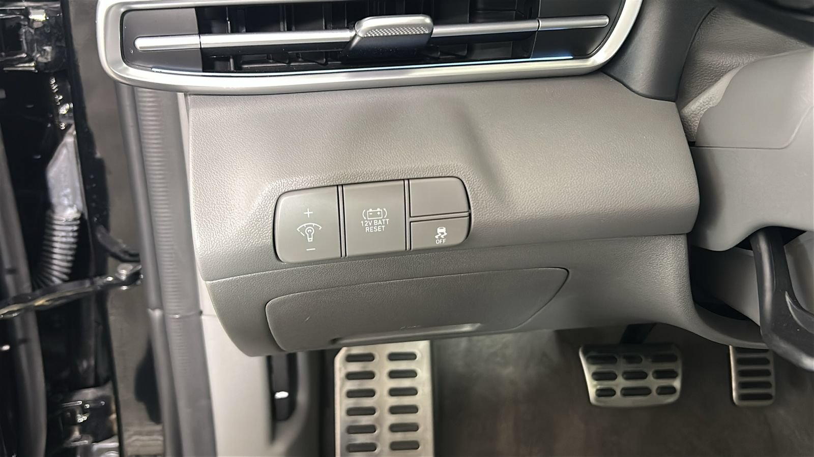 Certified 2025 Hyundai Elantra SEL FWD image 20