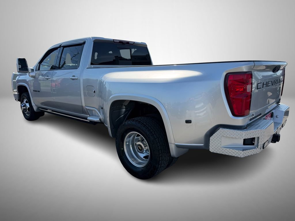 Used 2023 Chevrolet Silverado 3500 High Country image 4
