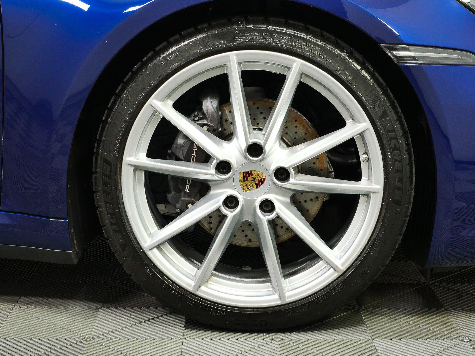 Certified 2023 Porsche 911 Carrera RWD image 31