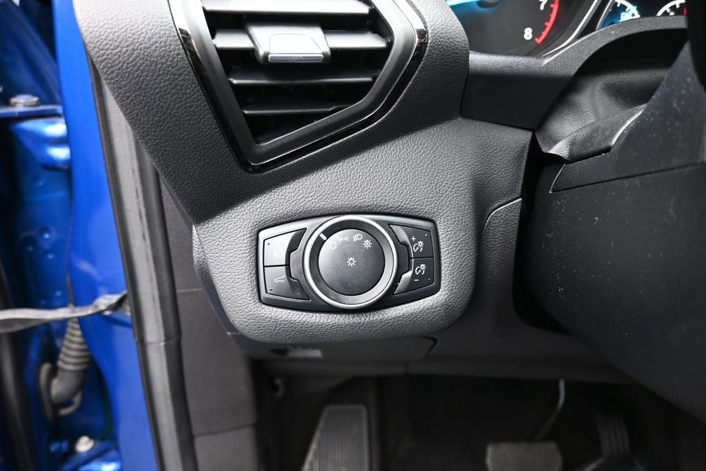 Used 2017 Ford Escape Titanium w/ Equipment Group 301A FWD image 19