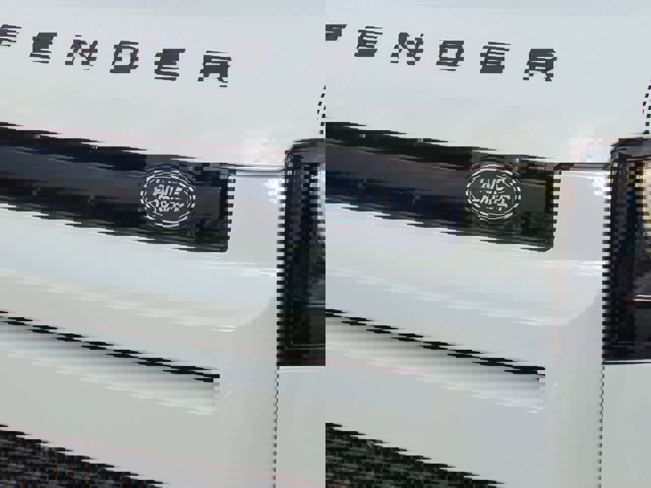 New 2026 Land Rover Defender 110 X-Dynamic SE image 11