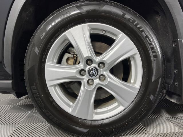 Used 2023 Toyota Highlander L image 12