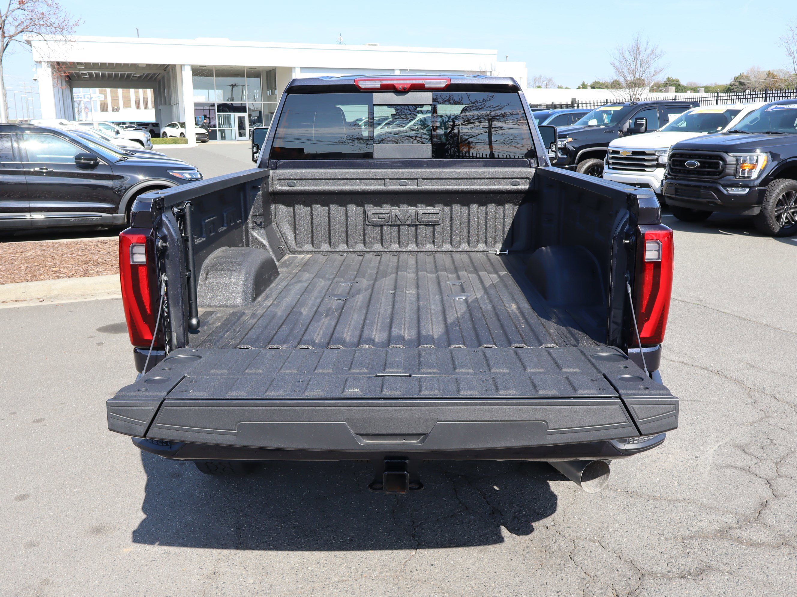 Used 2025 GMC Sierra 2500 Denali Ultimate w/ Max Trailering Package image 15