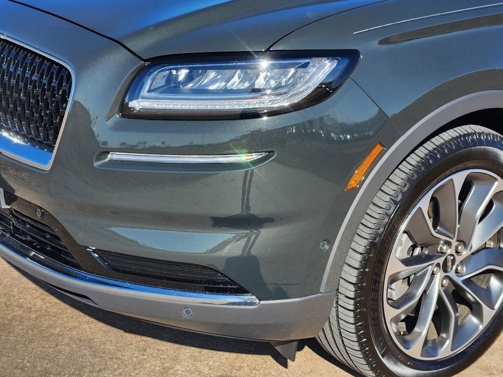 Used 2023 Lincoln Nautilus Reserve w/ Equipment Group 201A image 9