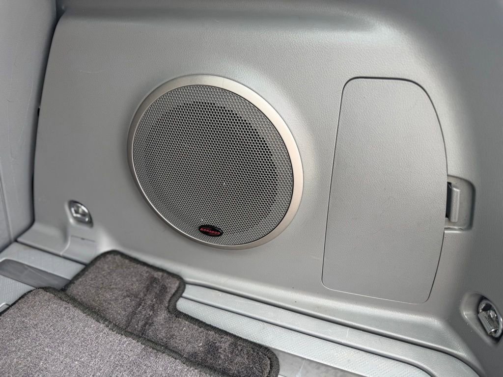Used 2009 Pontiac Vibe GT FWD image 11