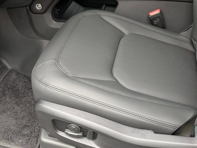 New 2026 Land Rover Defender 110 S image 4