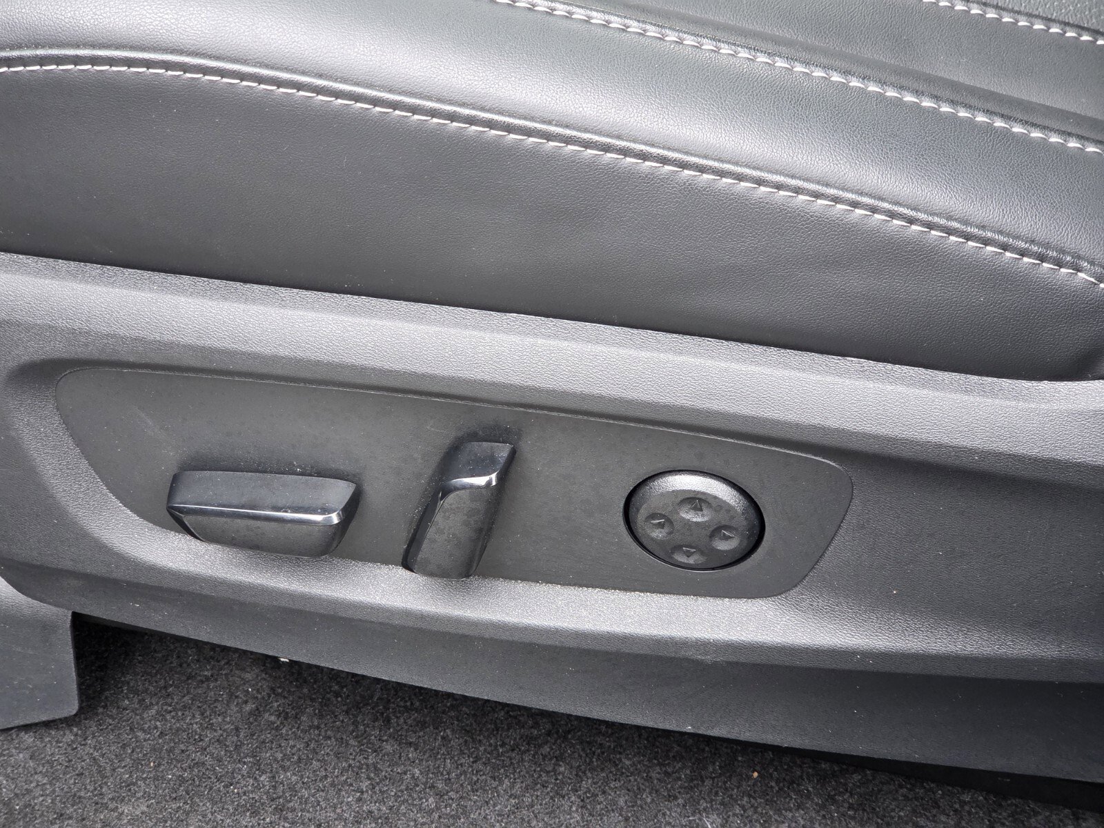 Used 2024 INFINITI QX60 Luxe AWD/4WD image 16