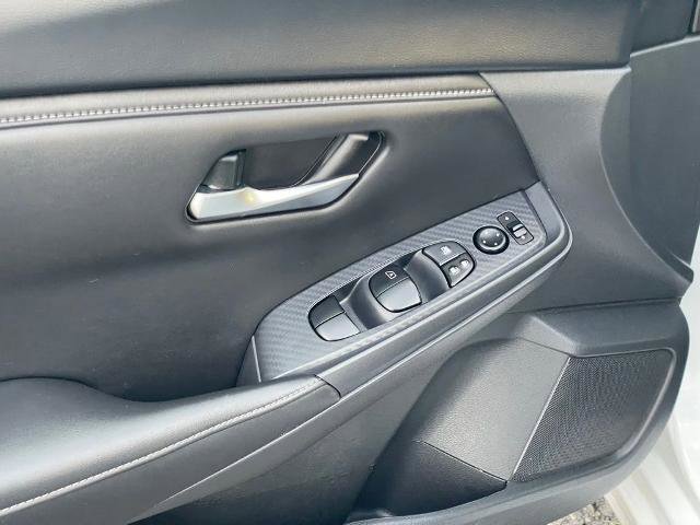 Used 2023 Nissan Sentra SV FWD image 11