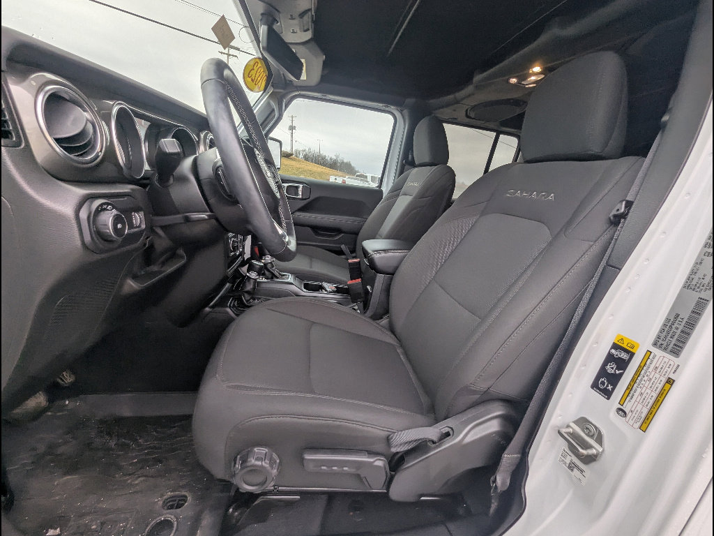 Used 2023 Jeep Wrangler Sahara w/ Cold Weather Group image 20