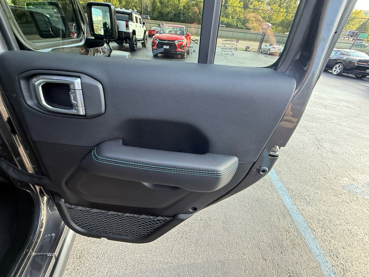 Used 2022 Jeep Wrangler Unlimited Rubicon 4xe w/ Dual Top Group image 40