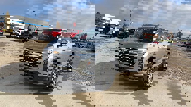 New 2026 Chevrolet Equinox LT w/ Convenience Package II image 4