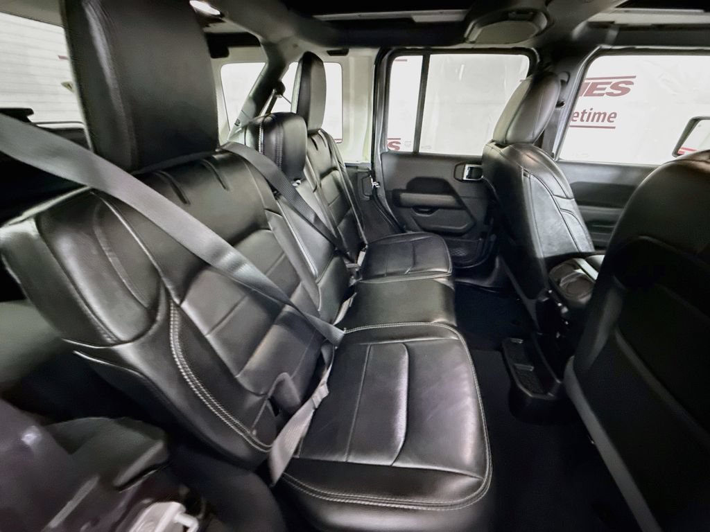 Used 2020 Jeep Wrangler Unlimited Sahara AWD/4WD image 30