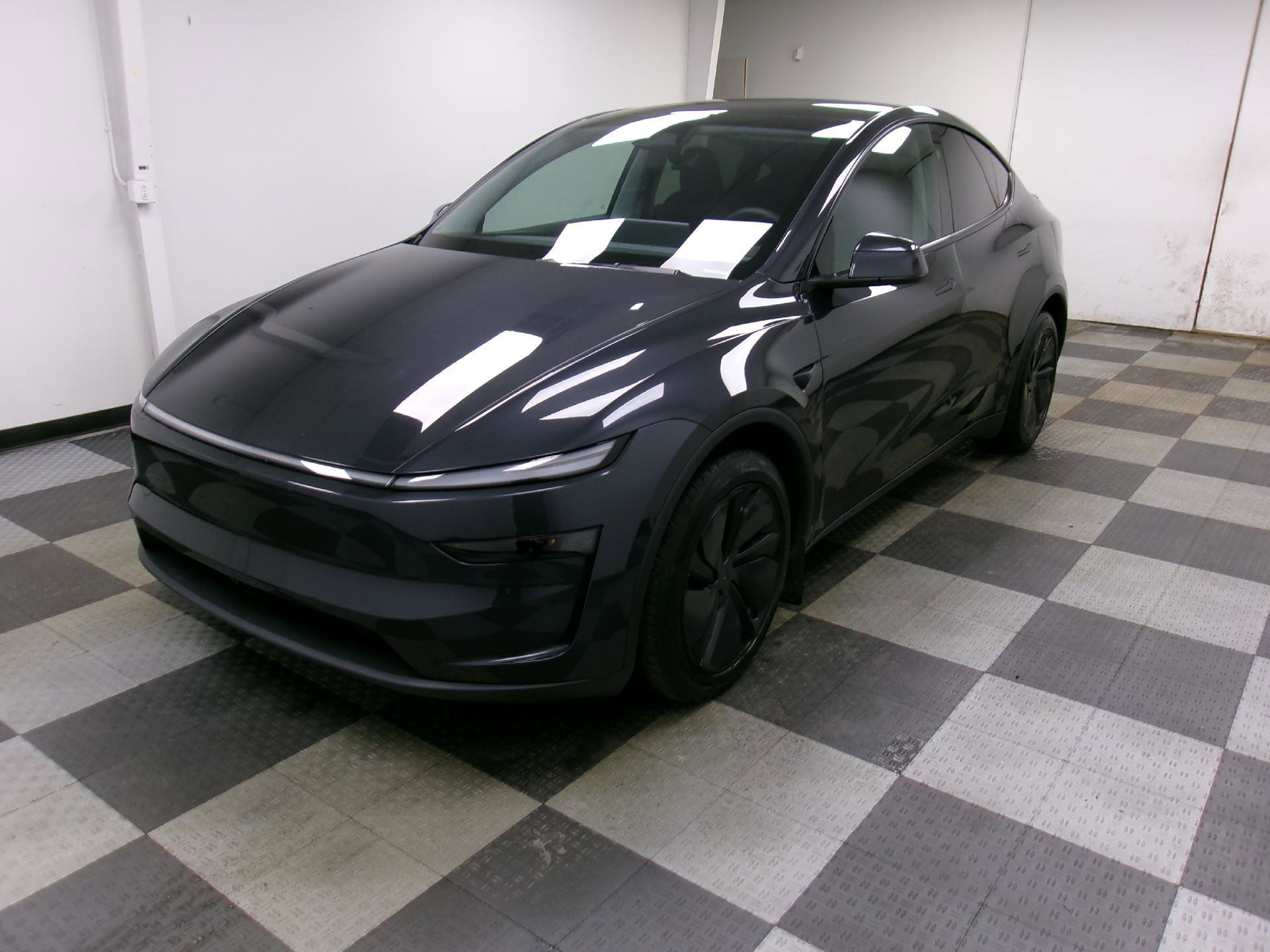 Used 2026 Tesla Model Y Long Range image 1