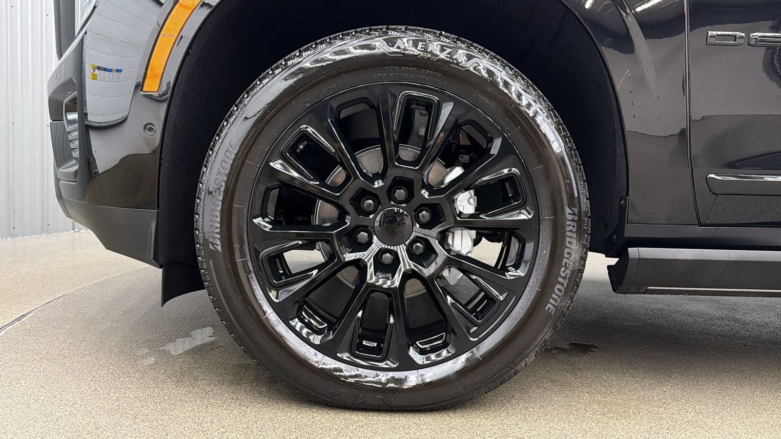 Used 2026 GMC Yukon XL Denali Ultimate w/ LPO, Floor Liner Package AWD/4WD image 9