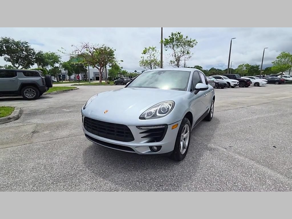 Used 2018 Porsche Macan AWD/4WD image 48