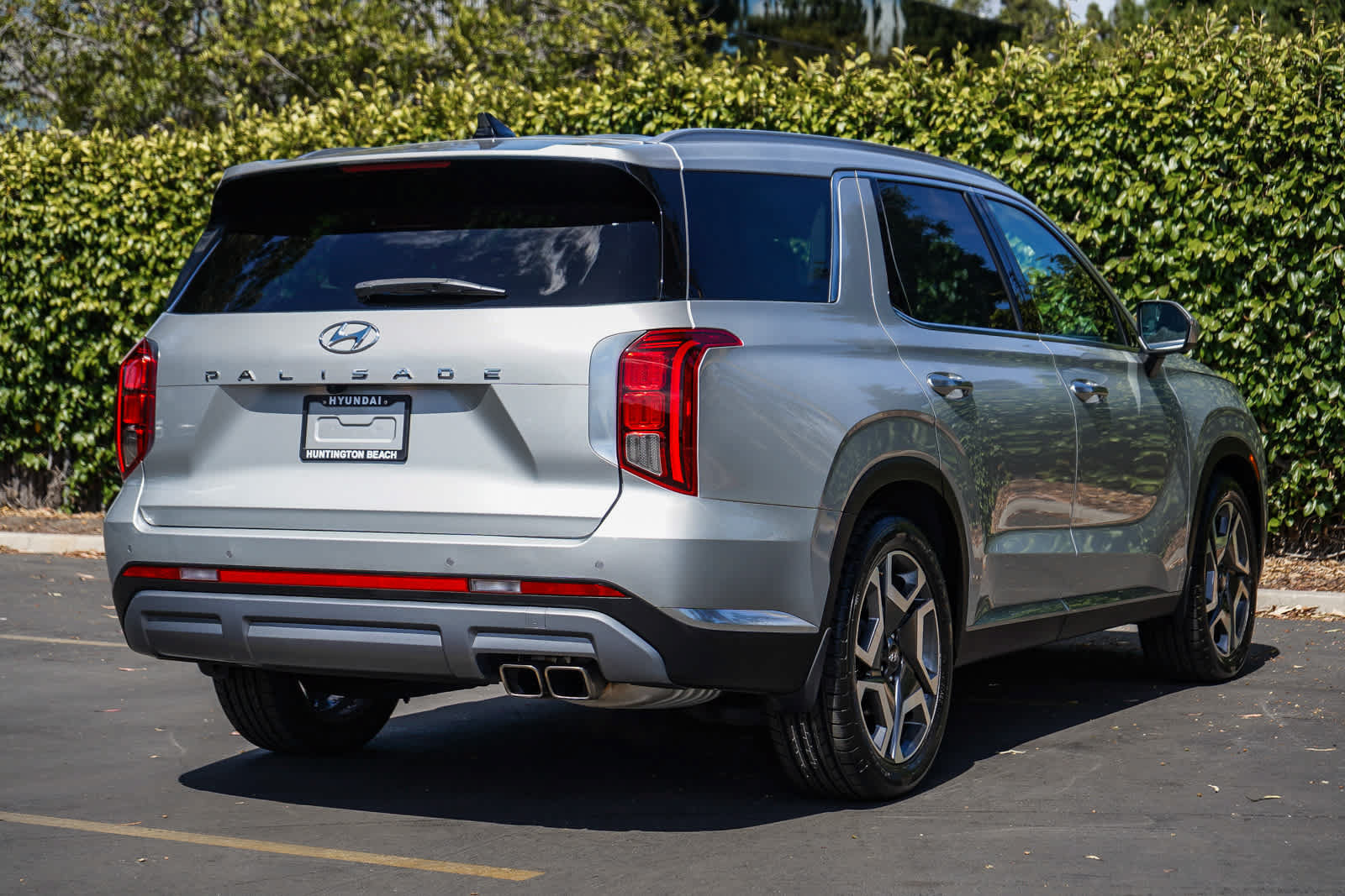 Used 2023 Hyundai Palisade Limited w/ Cargo Package FWD image 6