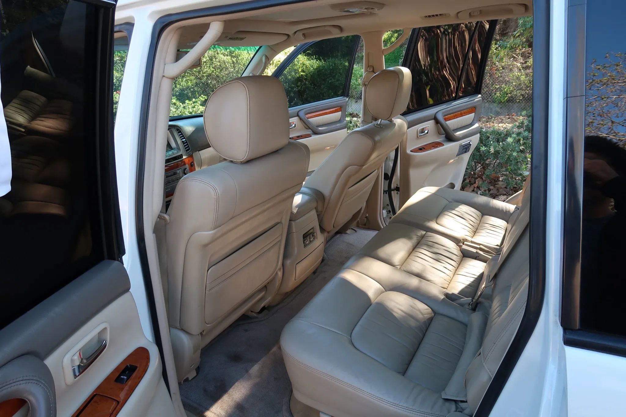 Used 2005 Lexus LX 470 4WD image 12