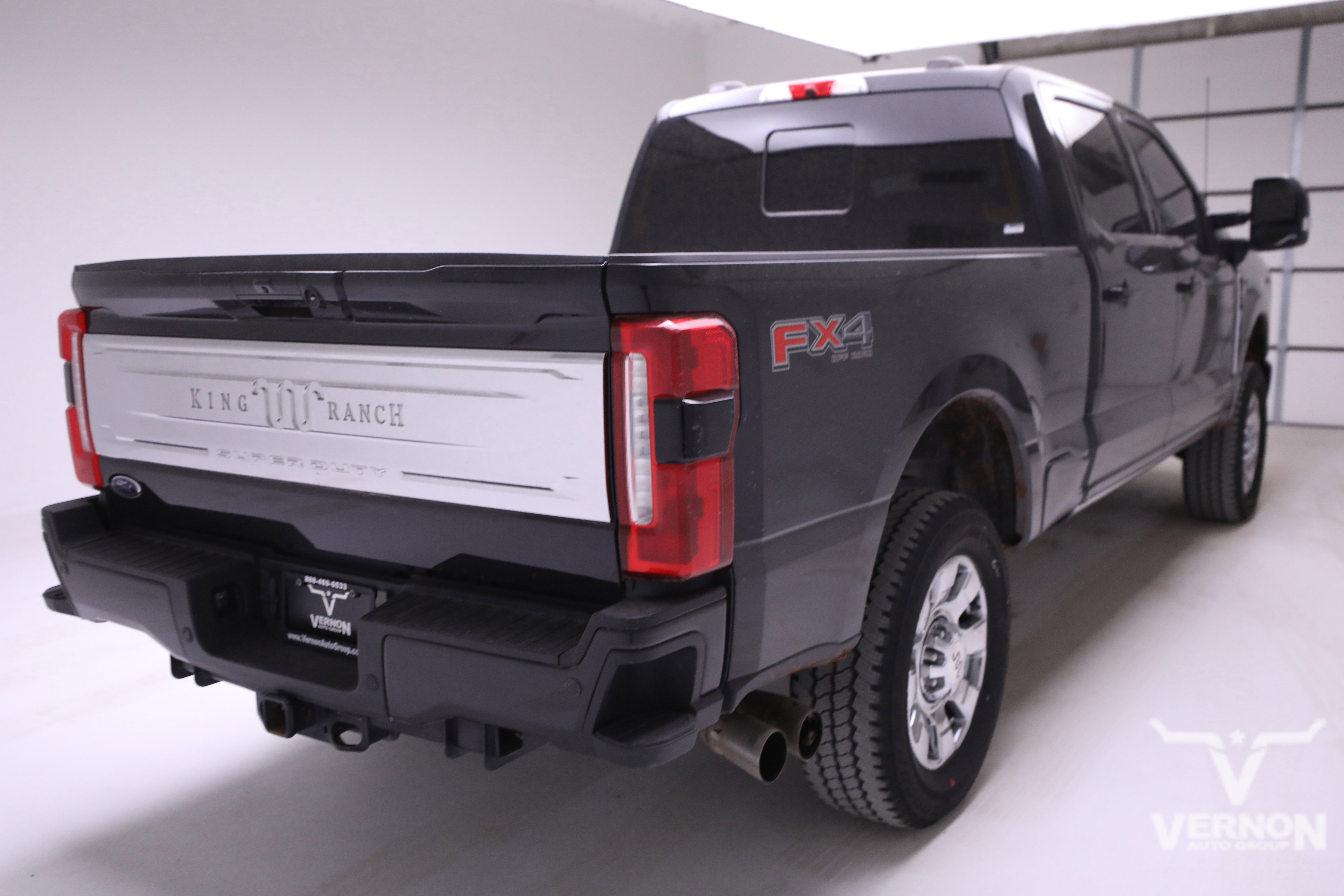 Used 2024 Ford F250 King Ranch w/ FX4 Off-Road Package image 4