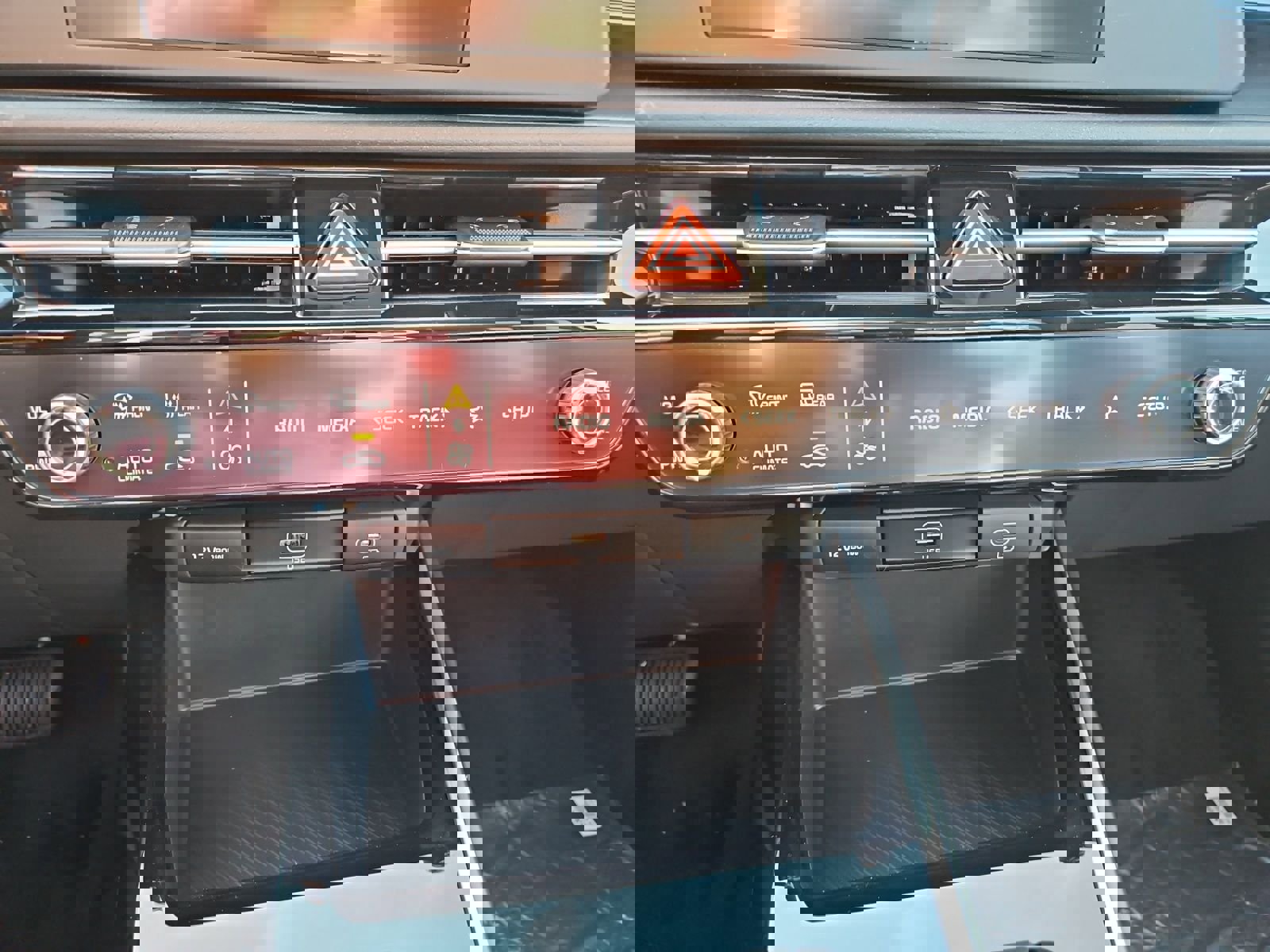 Used 2026 Kia Niro LX image 28