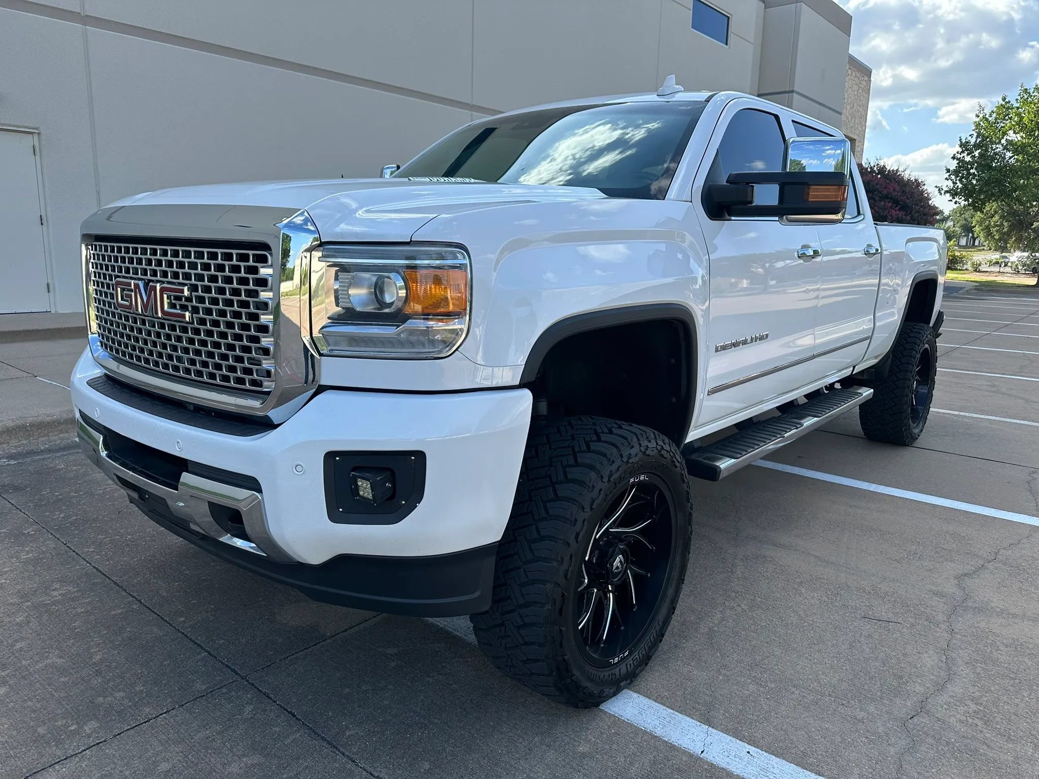 Used 2015 GMC Sierra 3500 Denali AWD/4WD image 2