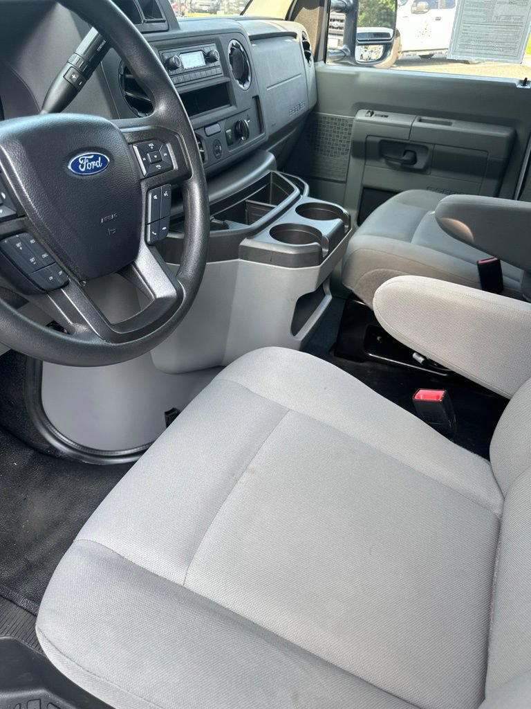 Used 2024 Ford E-450 and Econoline 450 Super Duty w/ Power Windows & Locks Group RWD image 8