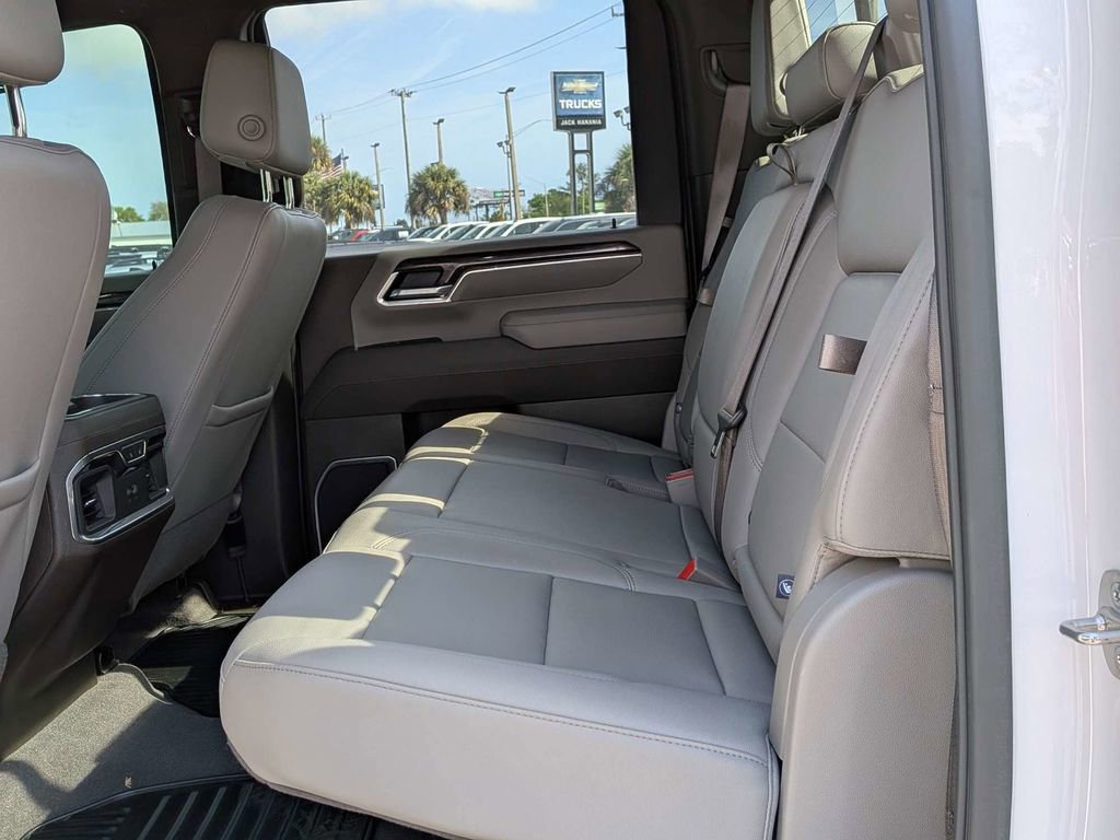 Used 2025 Chevrolet Silverado 2500 LTZ w/ Z71 Chrome Sport Edition image 13