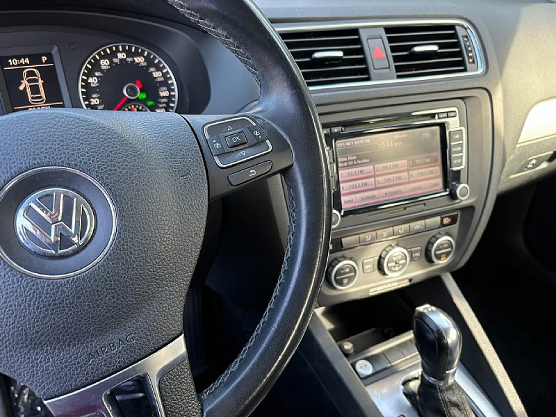 Used 2013 Volkswagen Jetta SE image 12