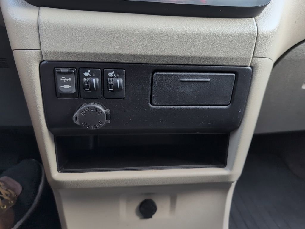 Used 2017 Toyota Sienna XLE w/ XLE Navigation Package image 15