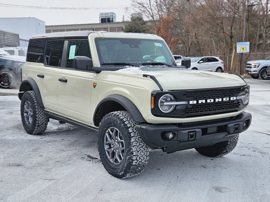 New 2025 Ford Bronco Badlands w/ Black Appearance Package image 7