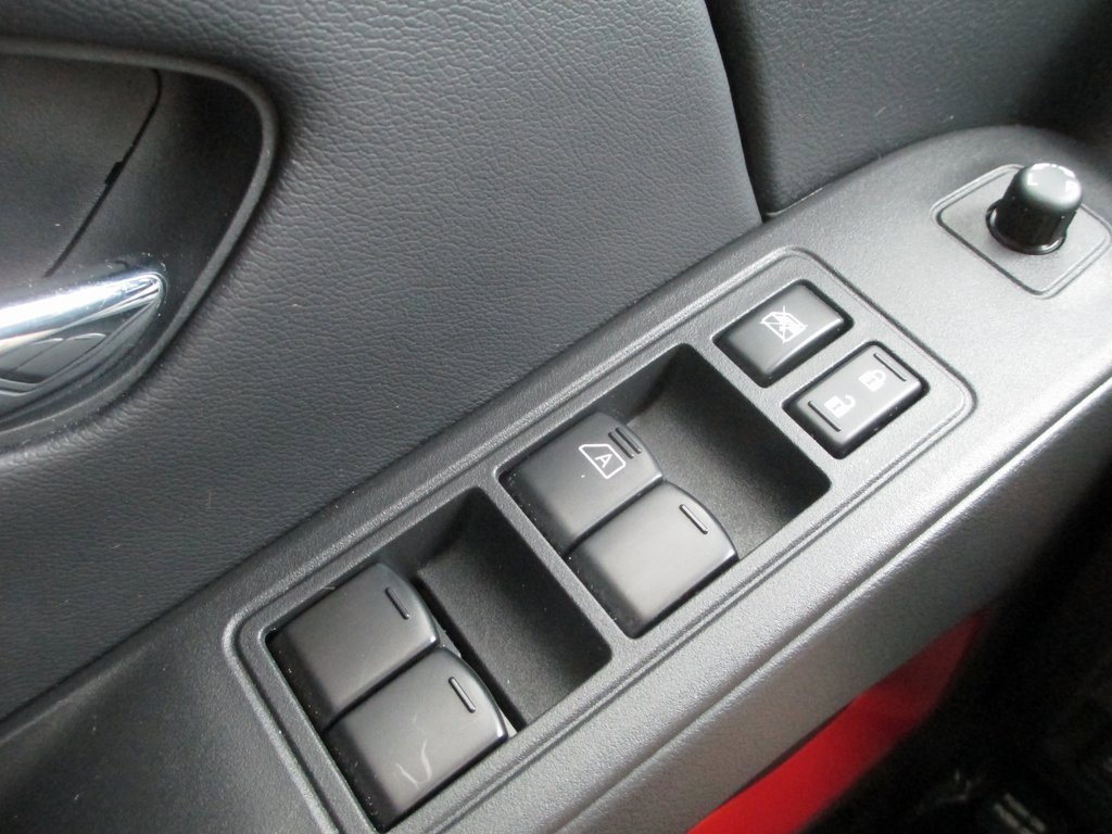 Used 2025 Nissan Frontier PRO-4X w/ Pro Premium Package image 27